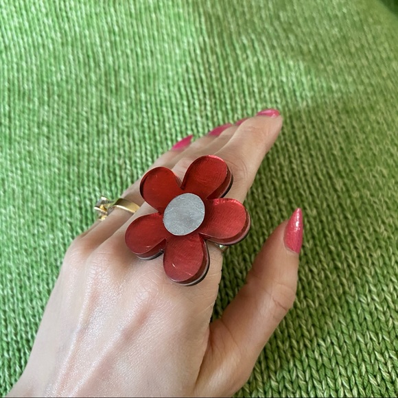 ✨SOLD✨ flower plastic ring - Picture 1 of 8